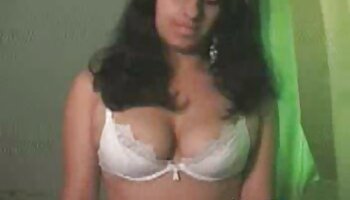 یک گروه پلیس به سرپرستی Busty Jayden Jaymes یک جوان جوان را بازجویی می س ک س بدون فیلتر کند